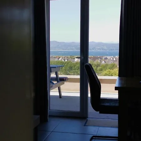 Coastal View House * 번크라나